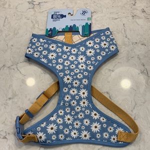 NWT Bond & Co. Dog Harness Size Large Blue Daisy *BENEFITS ANIMAL RESCUE*